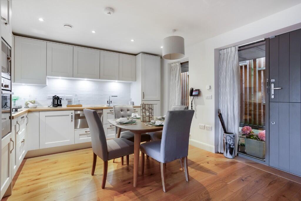 Kitchen/Dining Area