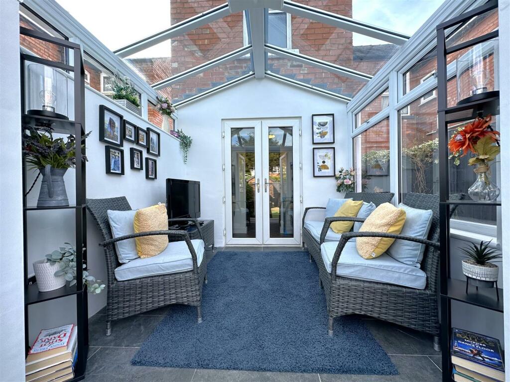 Garden Room 377