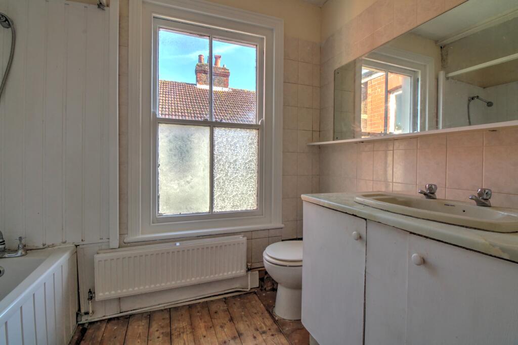 Bathroom vanity suite