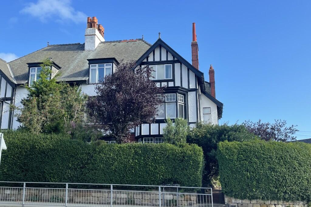 Flat 2, 2 Upgang Lane, Whitby, North Yorkshire, YO21 3EA