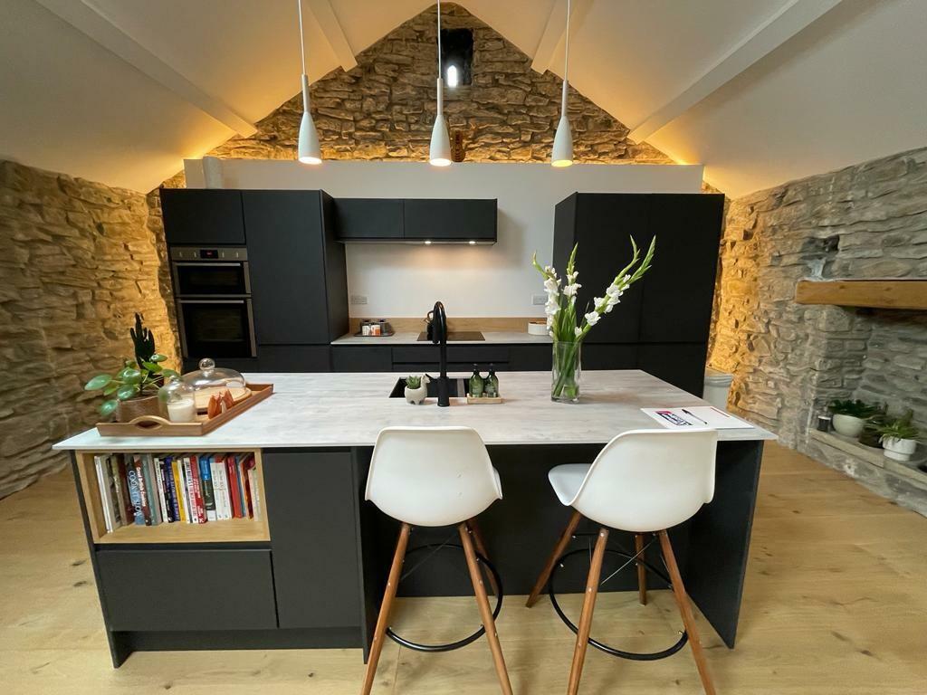 OPEN PLAN LIVING/DINING KITCHEN