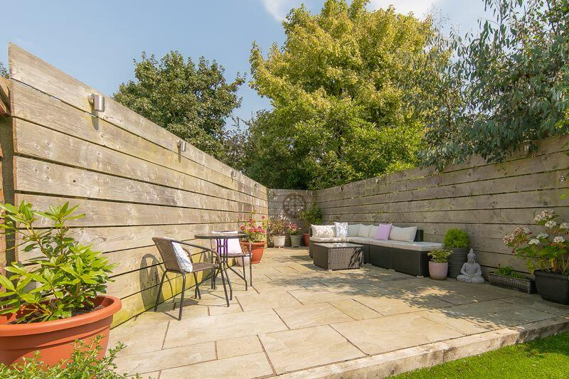 Immaculately landscaped private garden