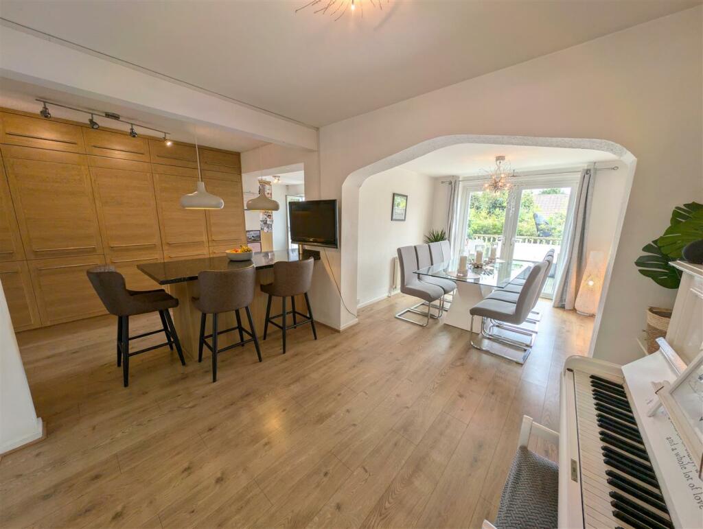 Kitchen/Breakfast Room