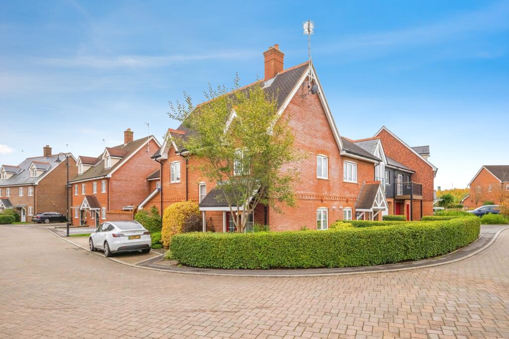 Adams Close, Broadbridge Heath, Horsham, West Sussex, RH12