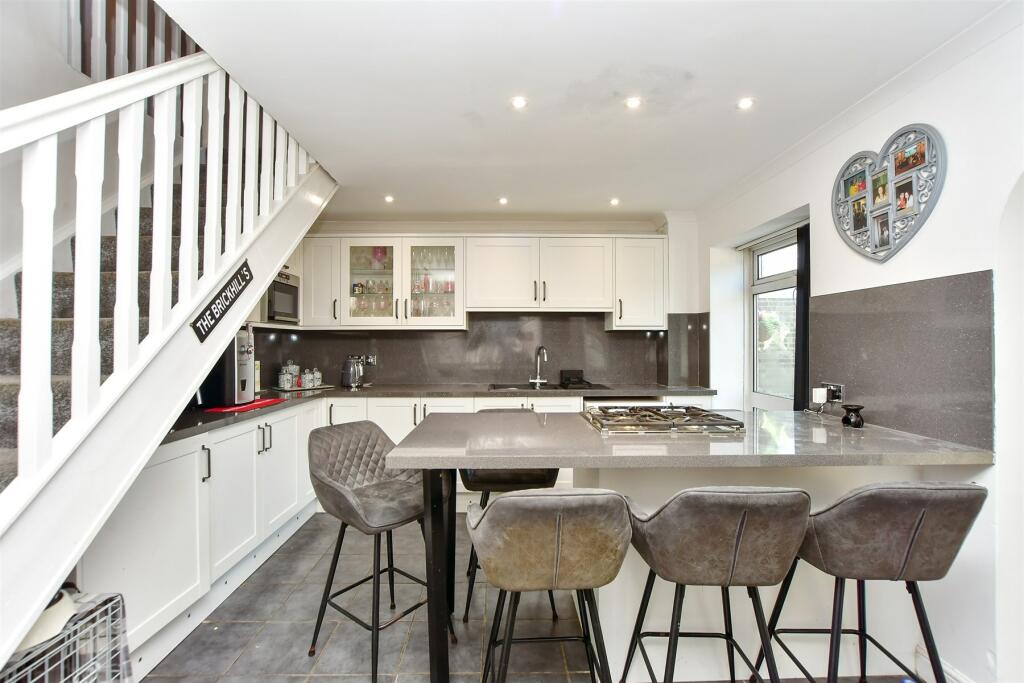 Kitchen/ Breakfast Room