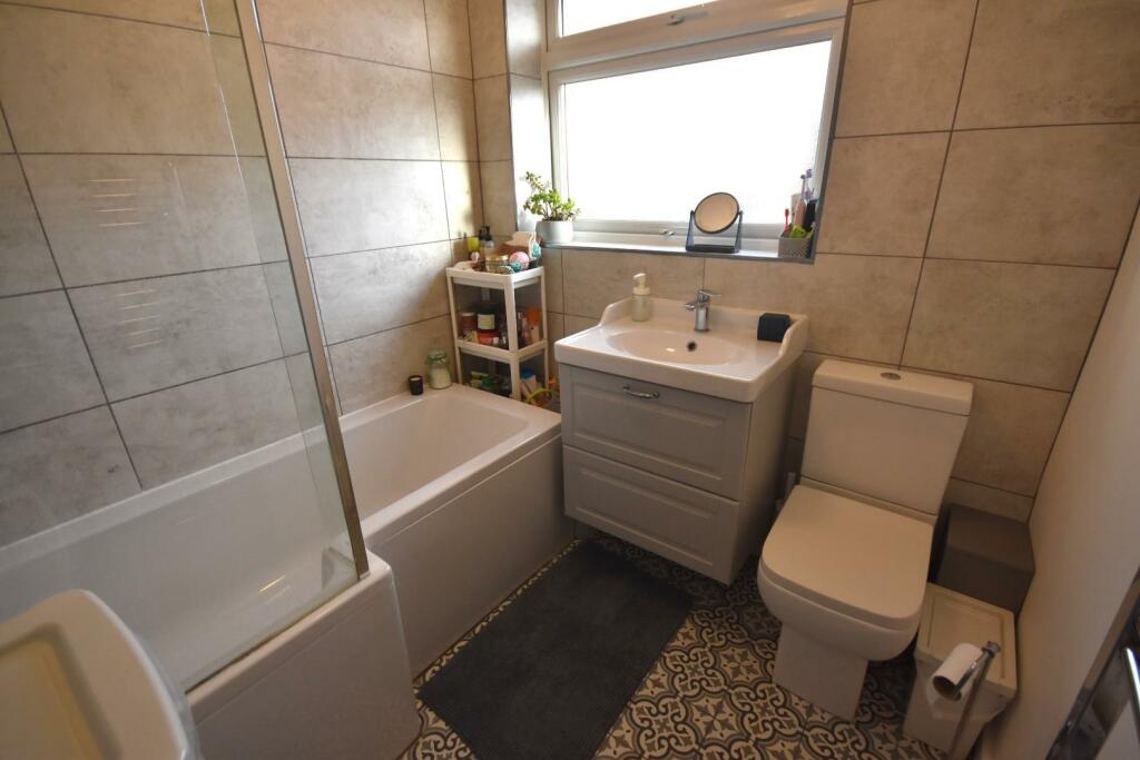 BATHROOM SUITE