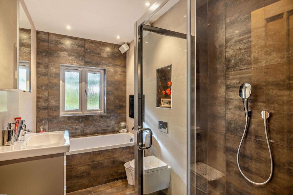 Master Ensuite