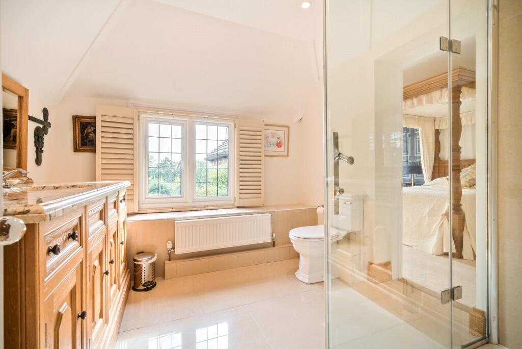 En-Suite Shower