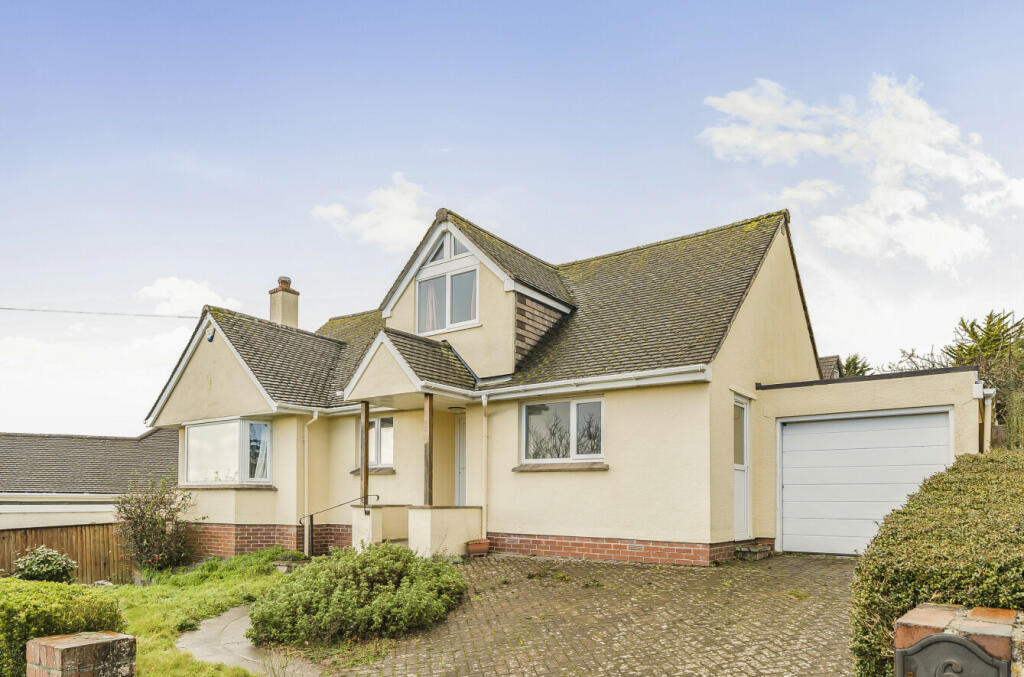 Castlewood Avenue, Newton Abbot, Devon