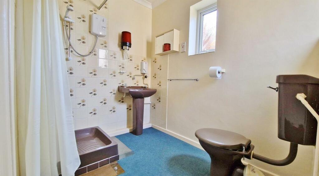 En-Suite Shower Room