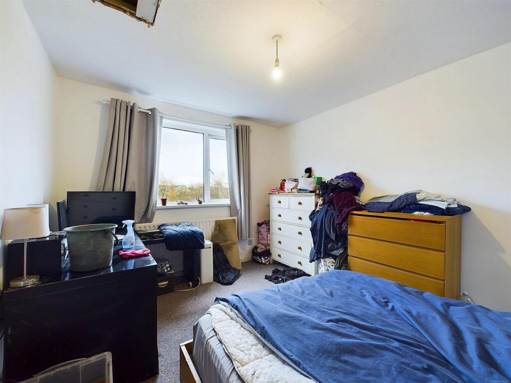 5 - Maisonette for Auction, Warmley, Bristol.jpg