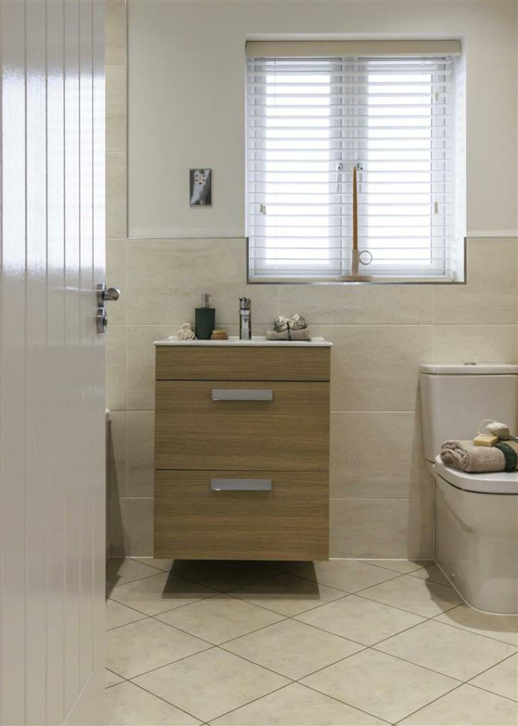 Potteries Way En-suite