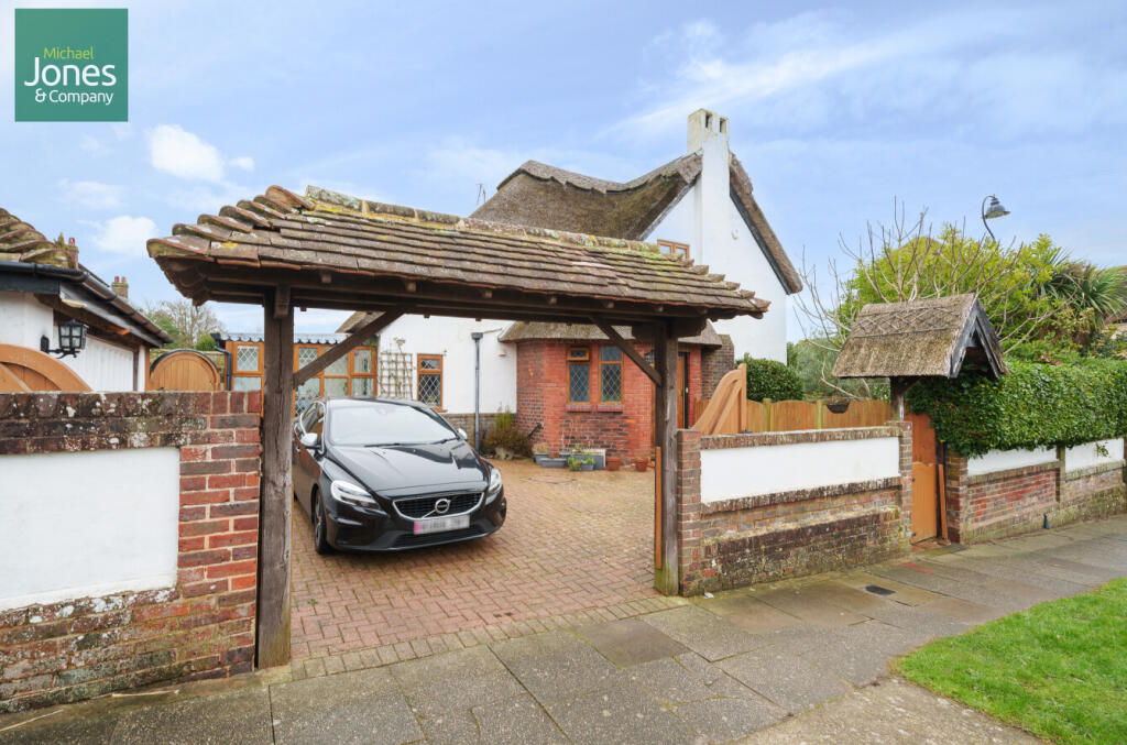 Fircroft Avenue, North Lancing, West Sussex, BN15