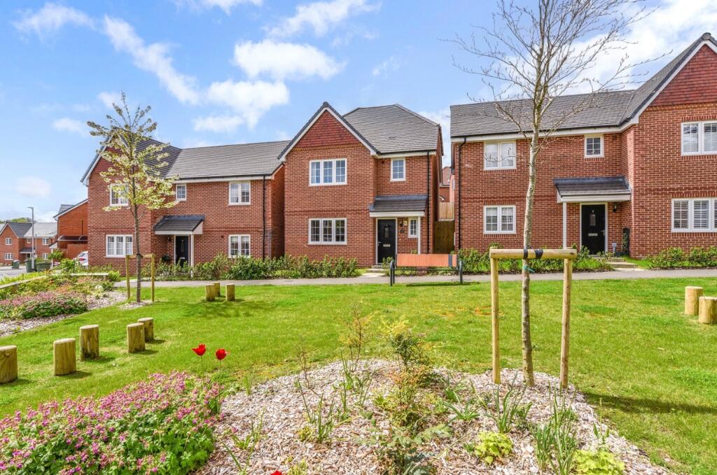 Walton Close, Alton, Hampshire, GU34