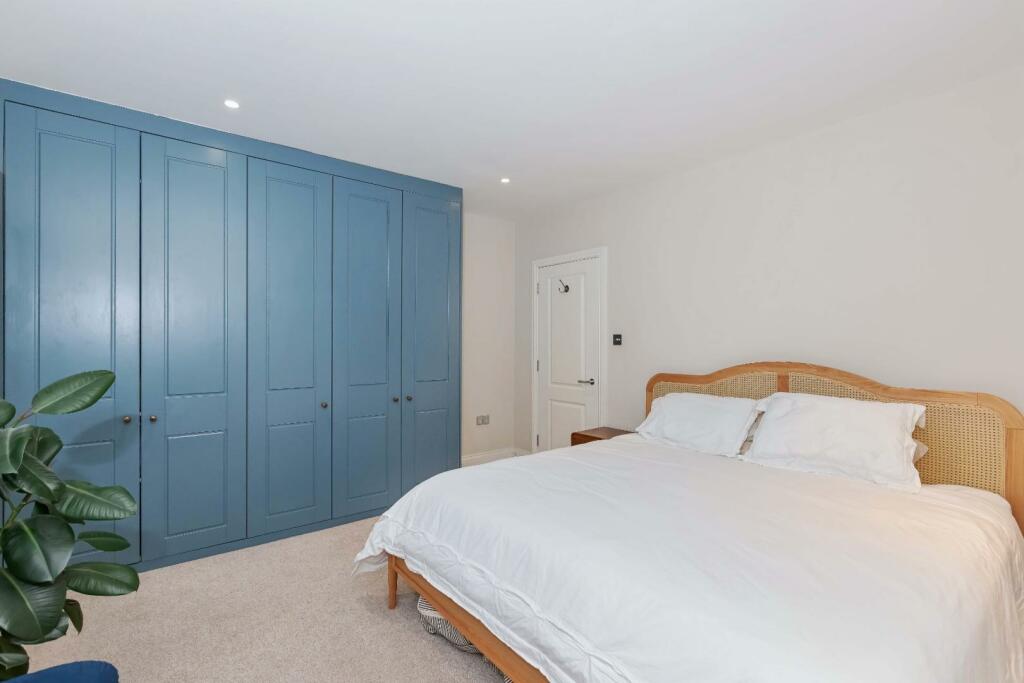 Haddington St main bedroom3 .jpg