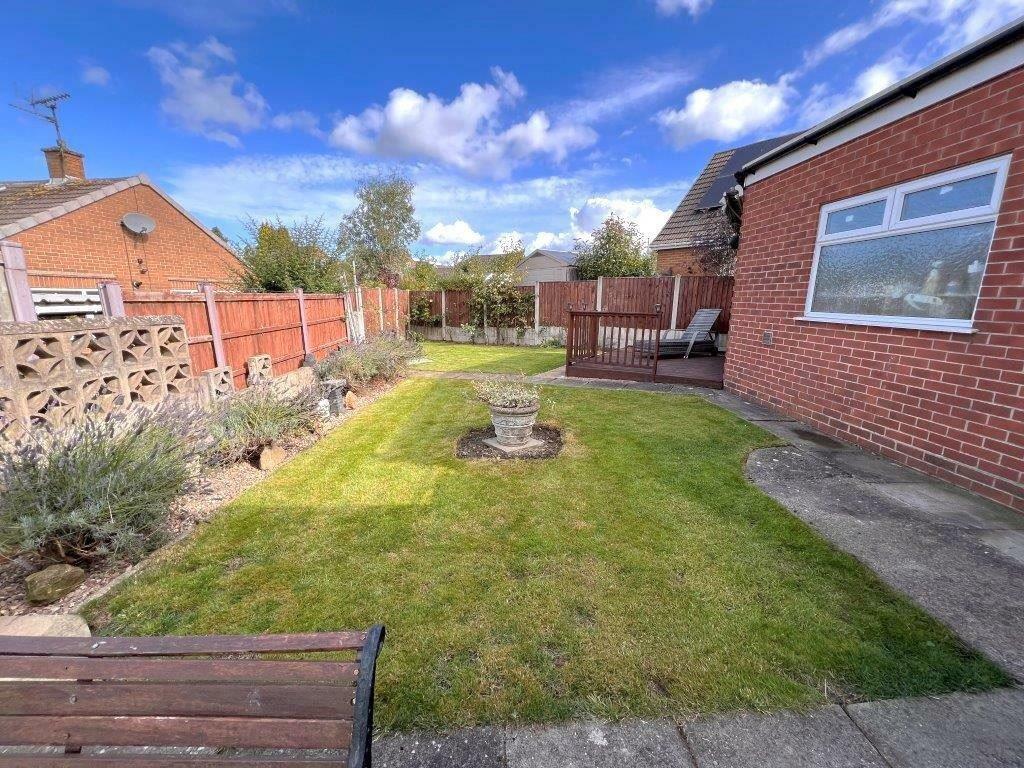 rear garden a.jpg