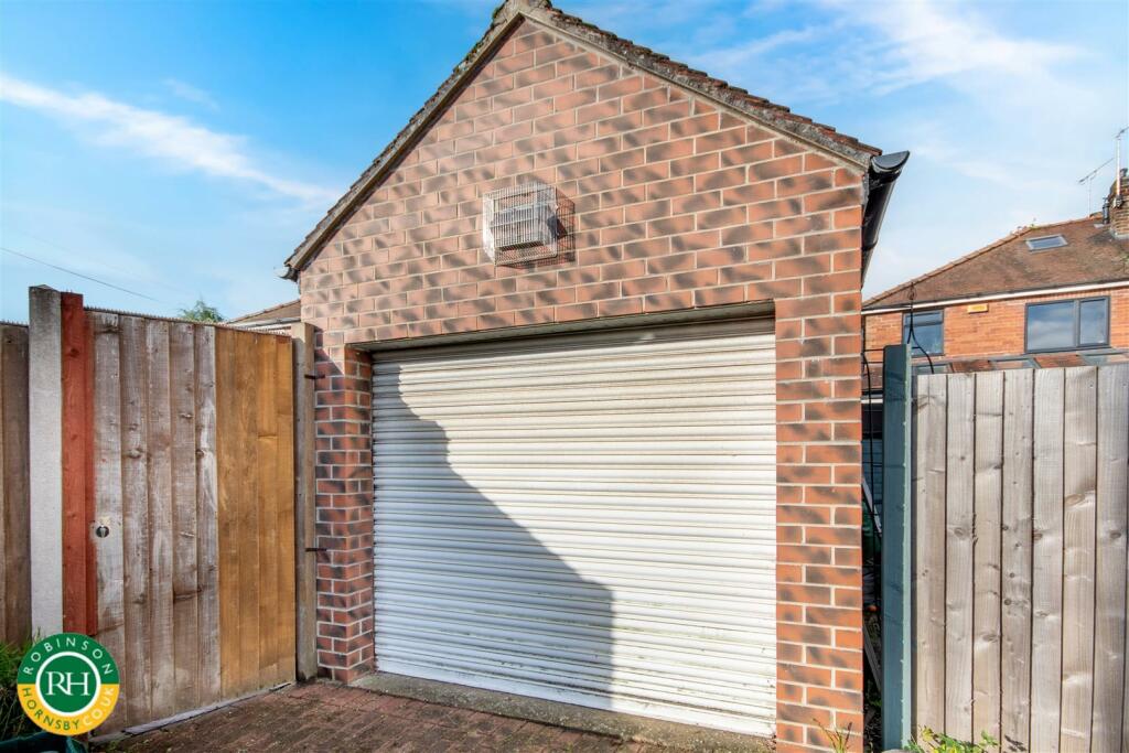 detached garage