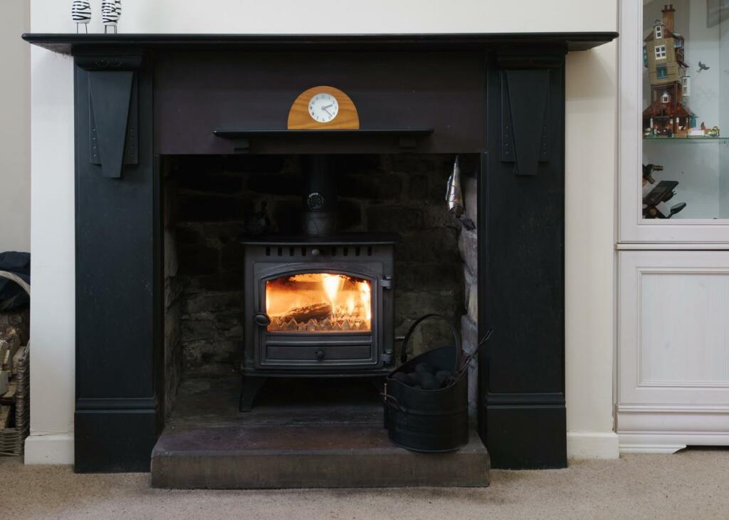 Living room Fireplace.jpg