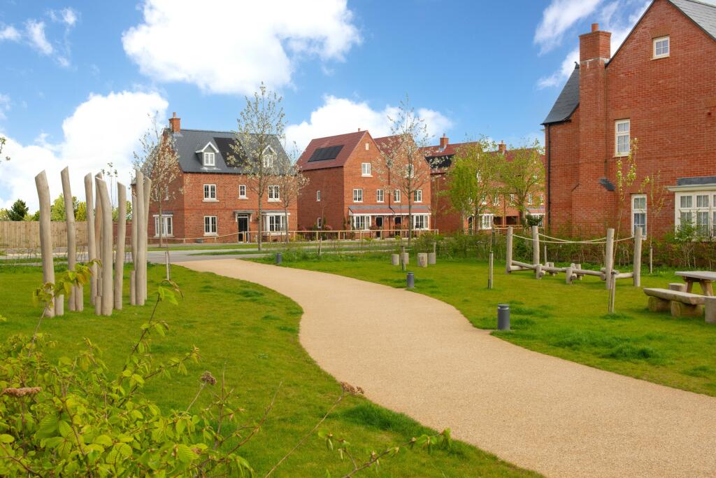 Alconbury Weald Moreton, Elmsthorpe street scene