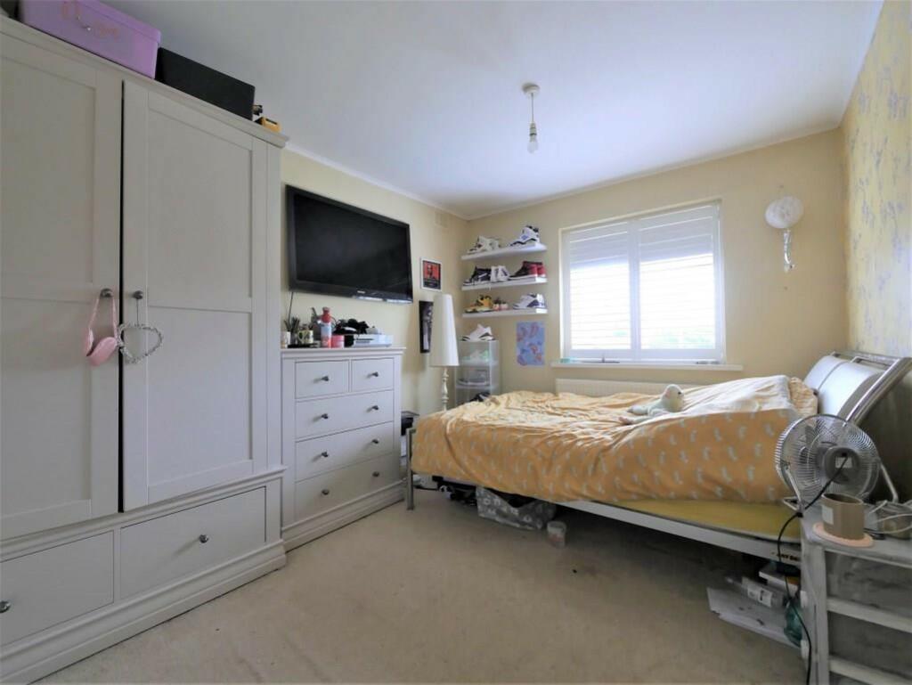 BEDROOM2