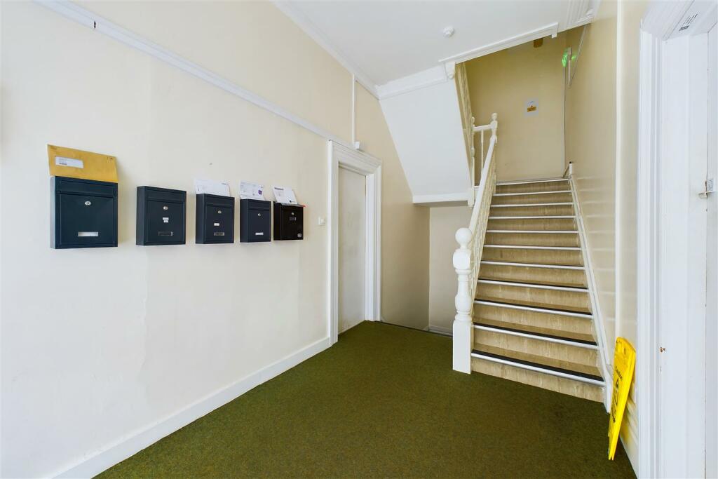 Flat 1, 25 Combe Park, Bath, BA1 3NR | Leasehold S