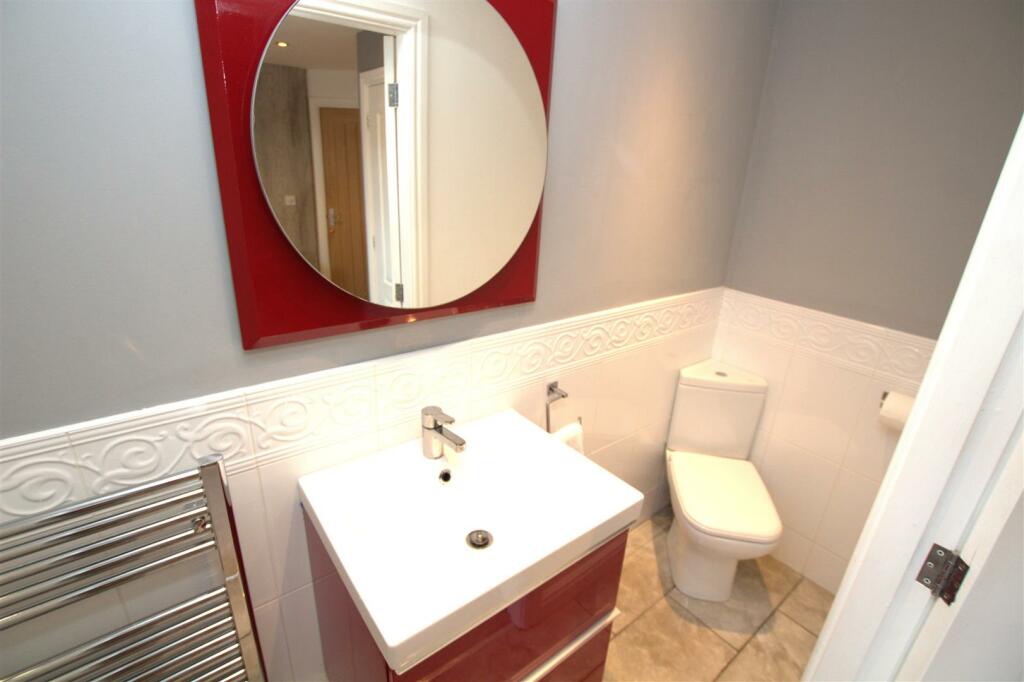 ENSUITE REAR SECOND FLOOR 1.jpg