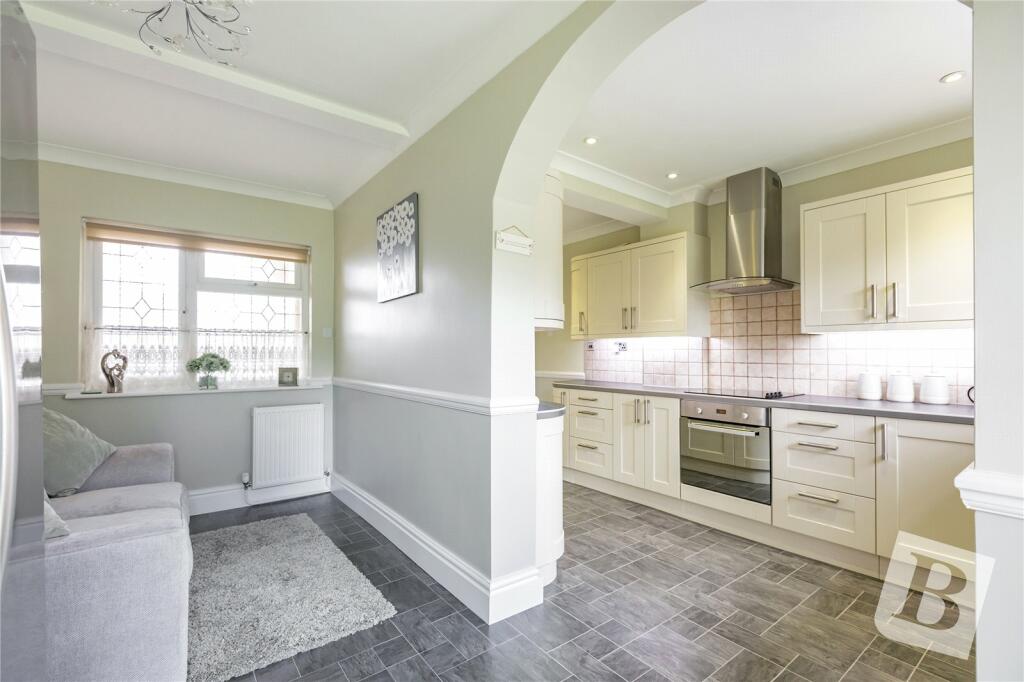 Kitchen/Sitting Area