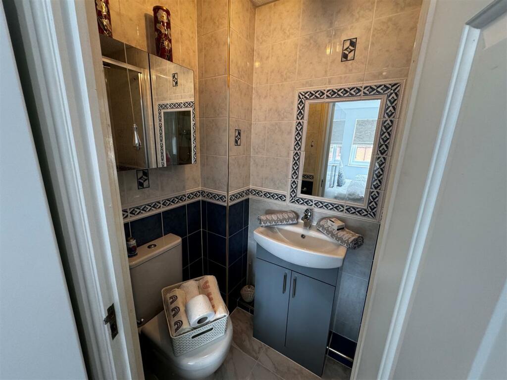 en suite 2.jpg