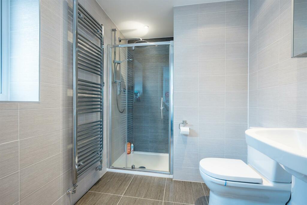 Tatton Way En-Suite