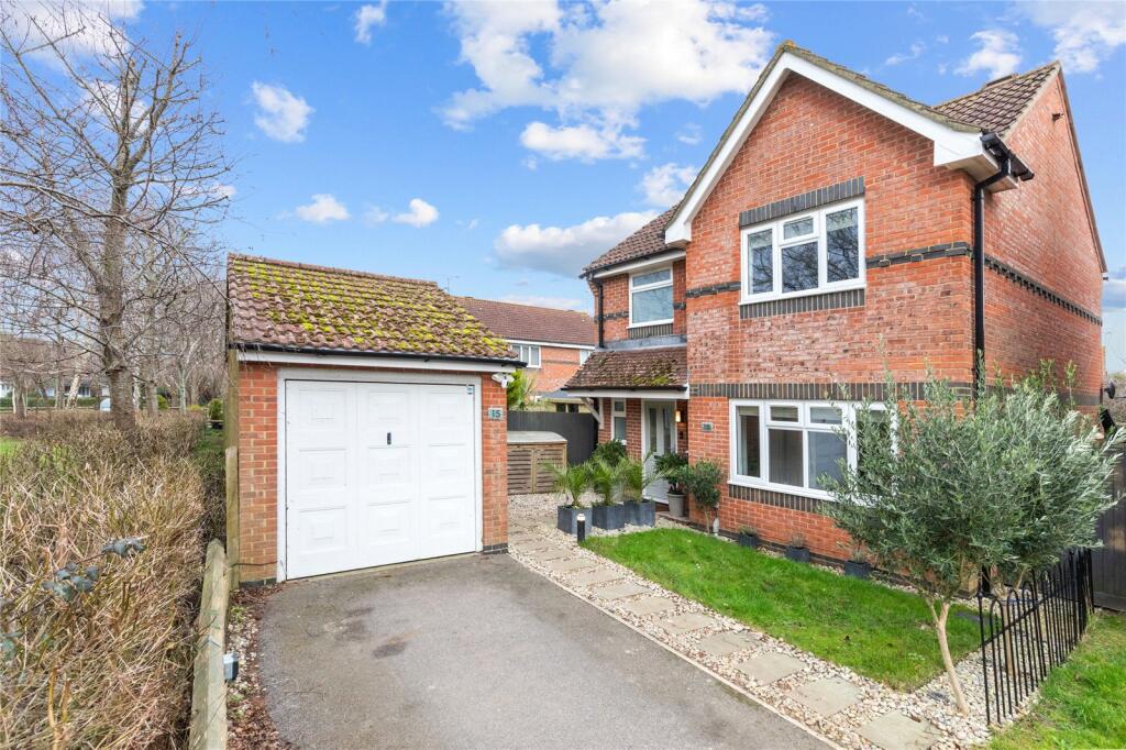 Larkspur Close, Littlehampton, West Sussex, BN17