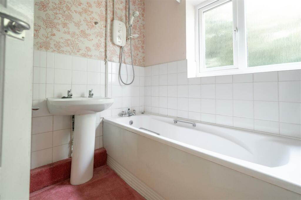 Bathroom-3.jpg