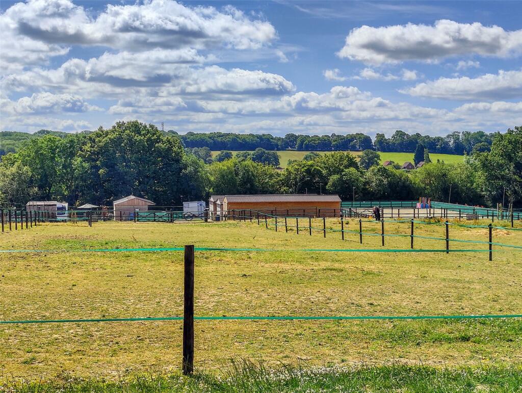 Near Prestwood Lane, Ifield Wood