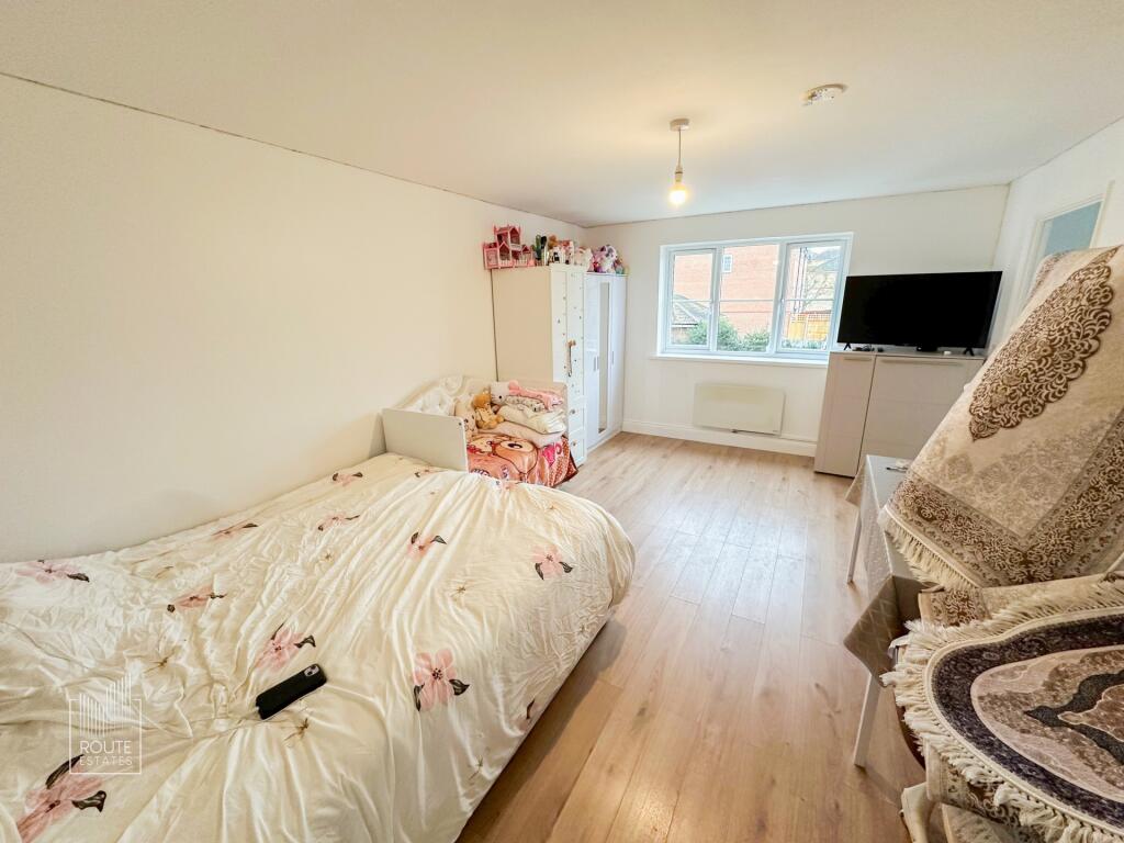 Hispano Mews, Enfield, EN3