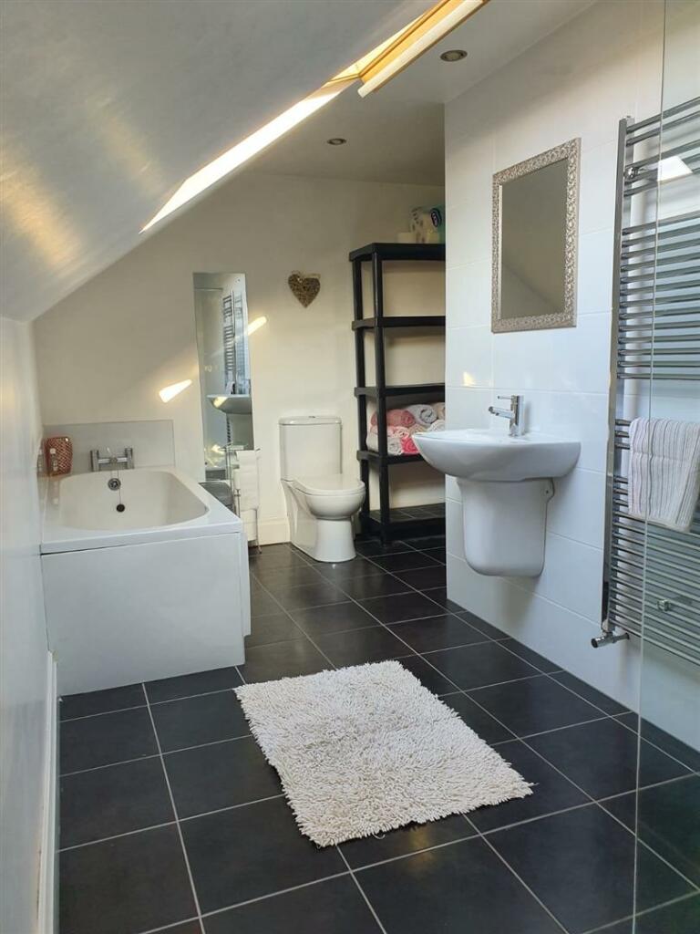 En-suite Bathroom