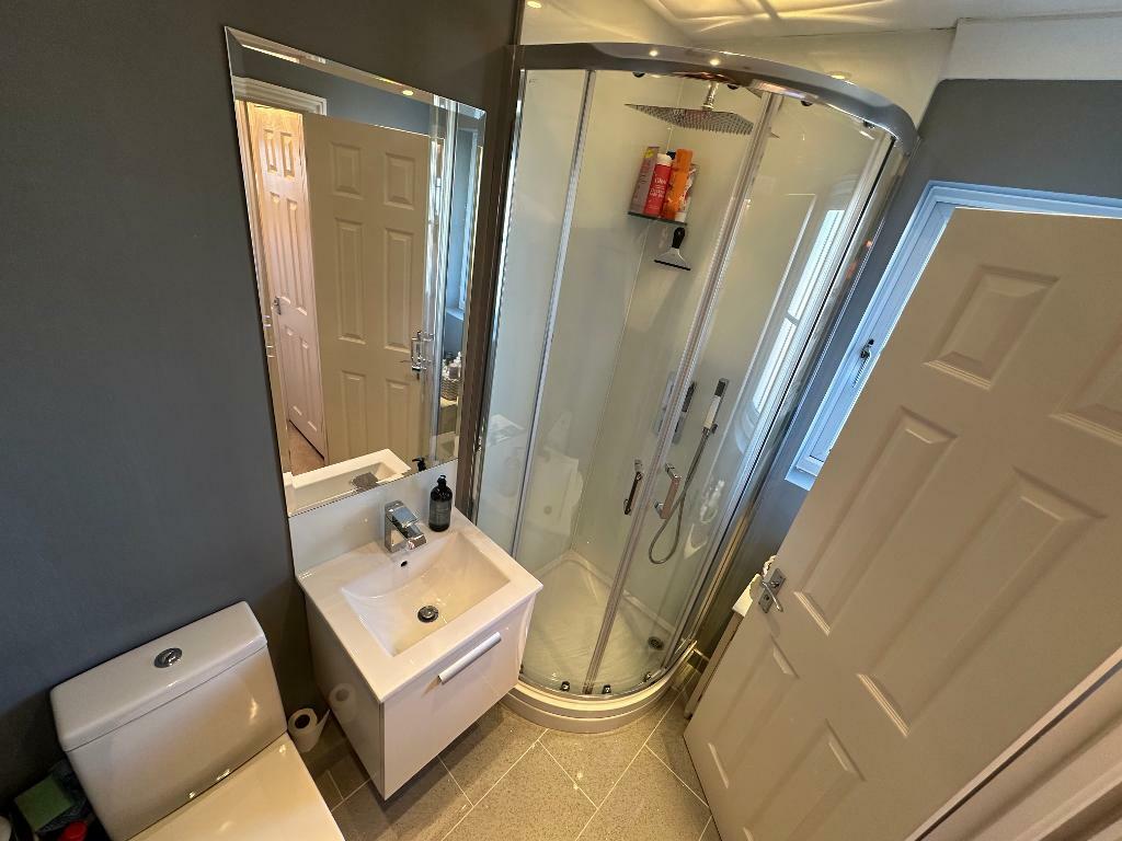 En-Suite Shower