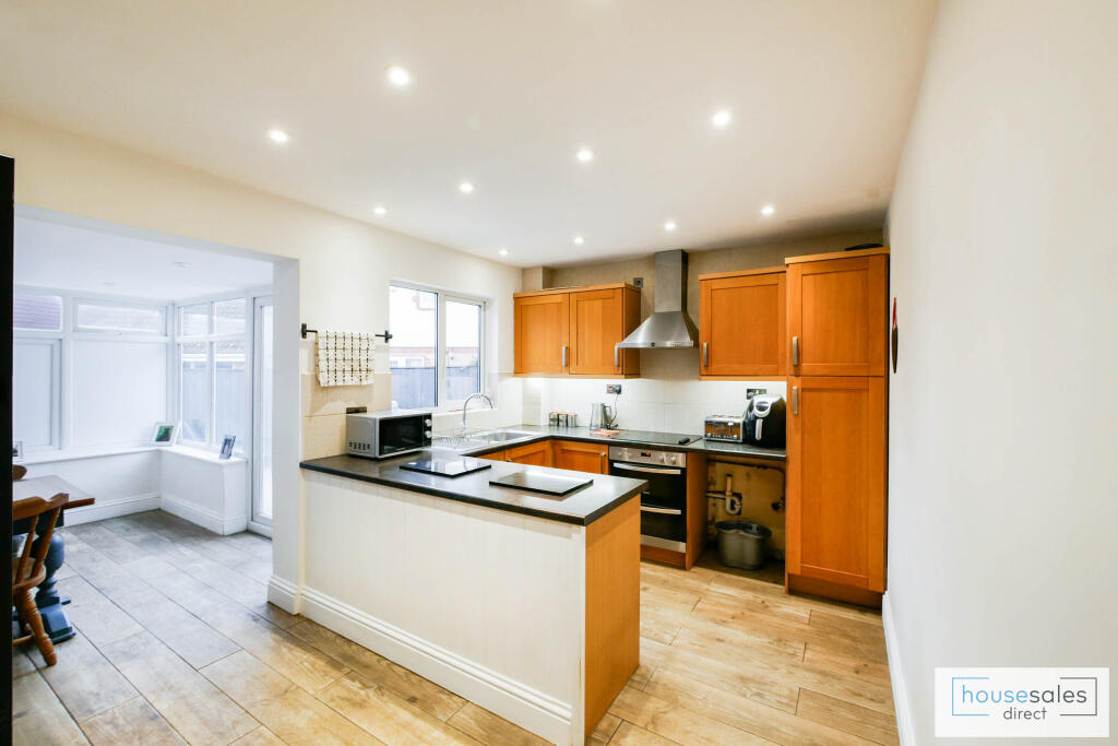 Kitchen / Dining Room