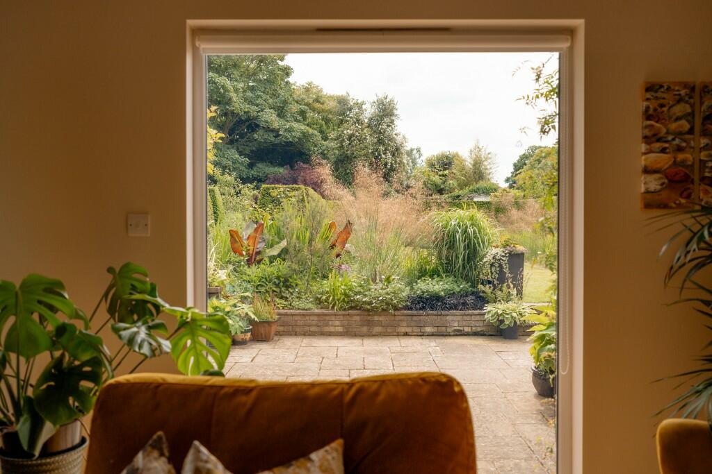 Garden window