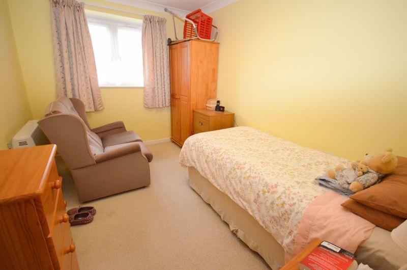 Wren Court, Brixham - Bedroom