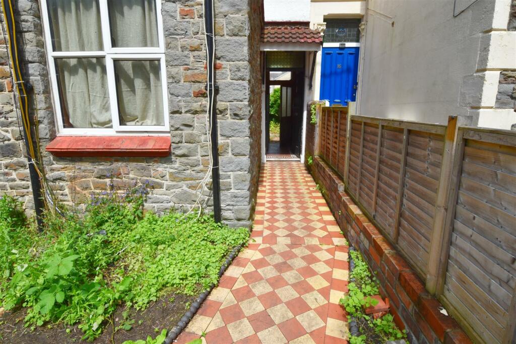 Front path and access to rear garden.jpg