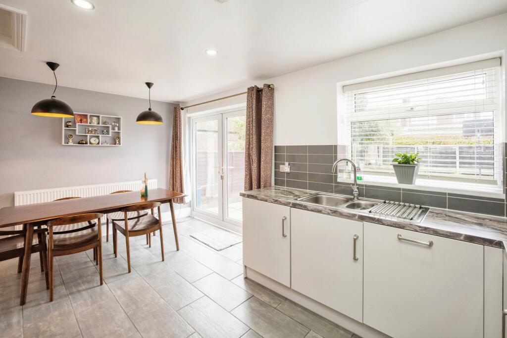 Kitchen/Dining Room