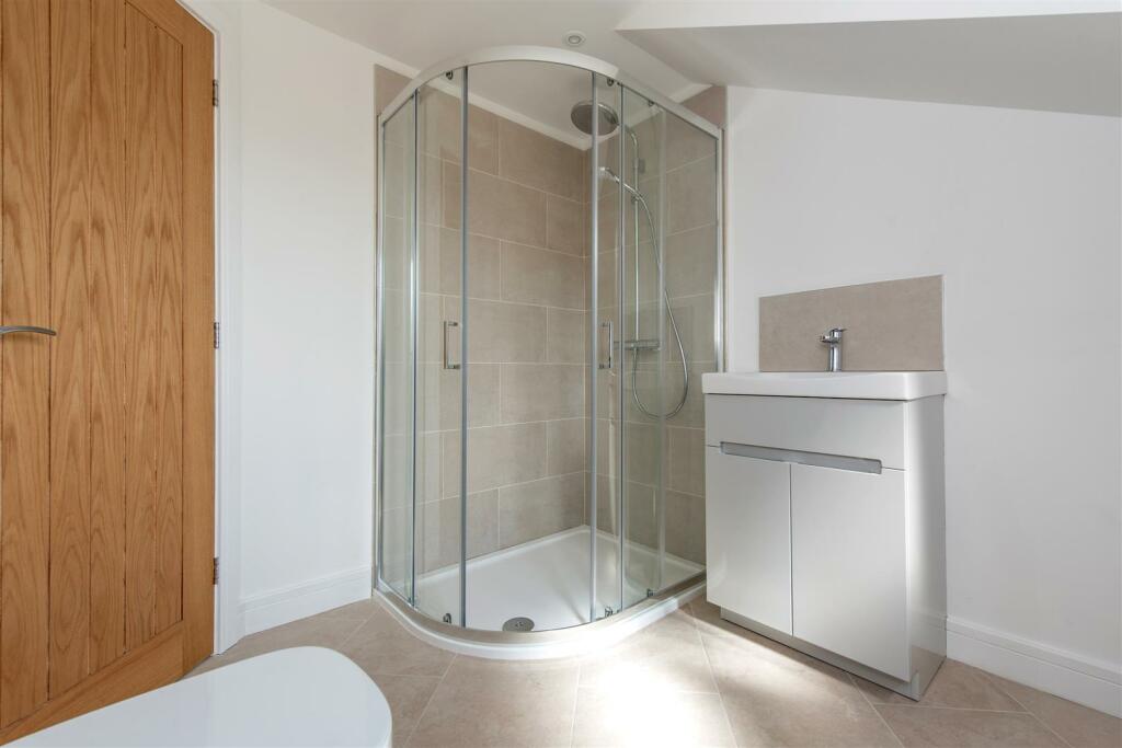 En Suite Shower Room.jpg