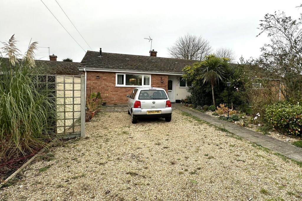 Bungalow For Sale in Broadland Village