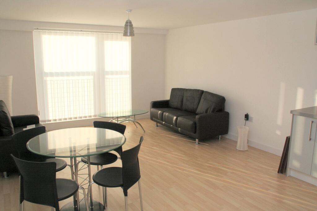 22 Lakeside Rise, Manchester, M9