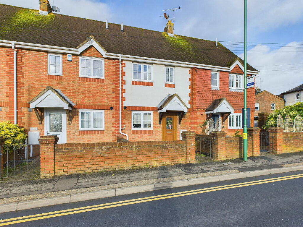 Rushams Road, Horsham, RH12 2NR