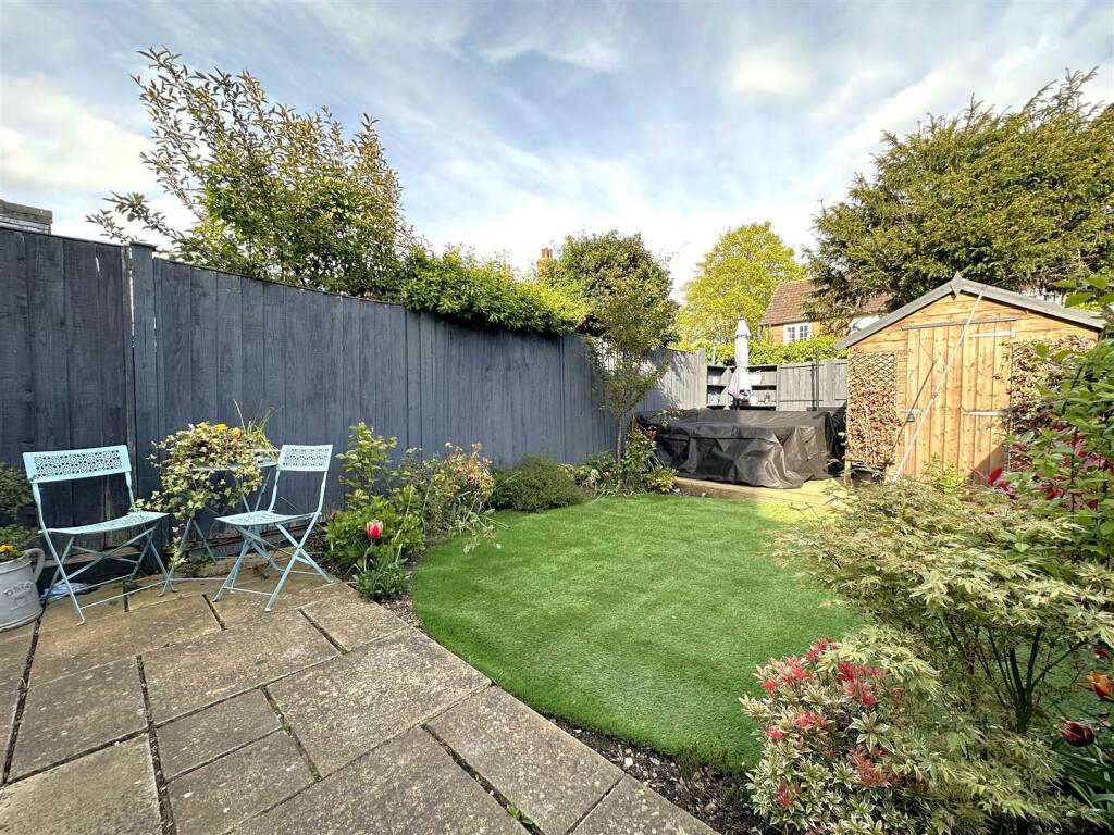 Lovely Enclosed Garden 401