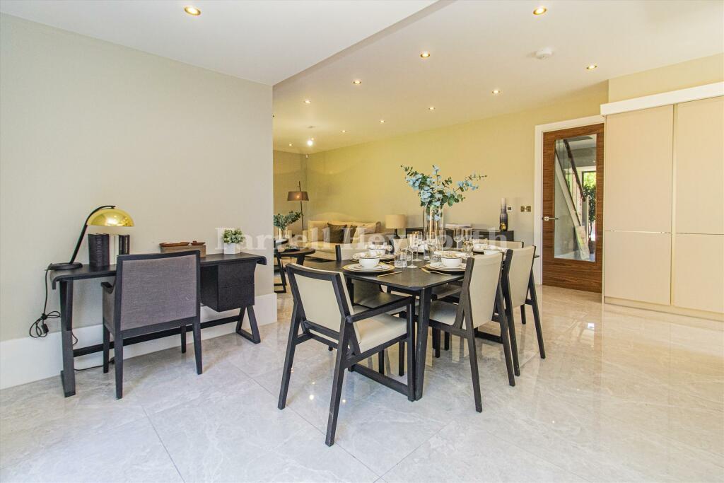 Kitchen Family Room 