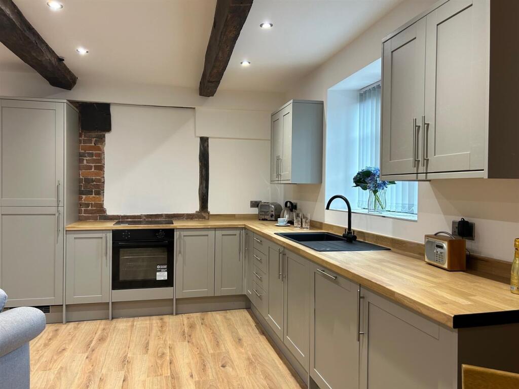 Open plan kitchen/lounge/dining area