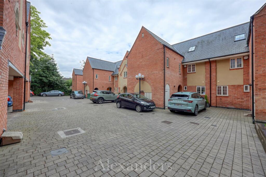 Private courtyard