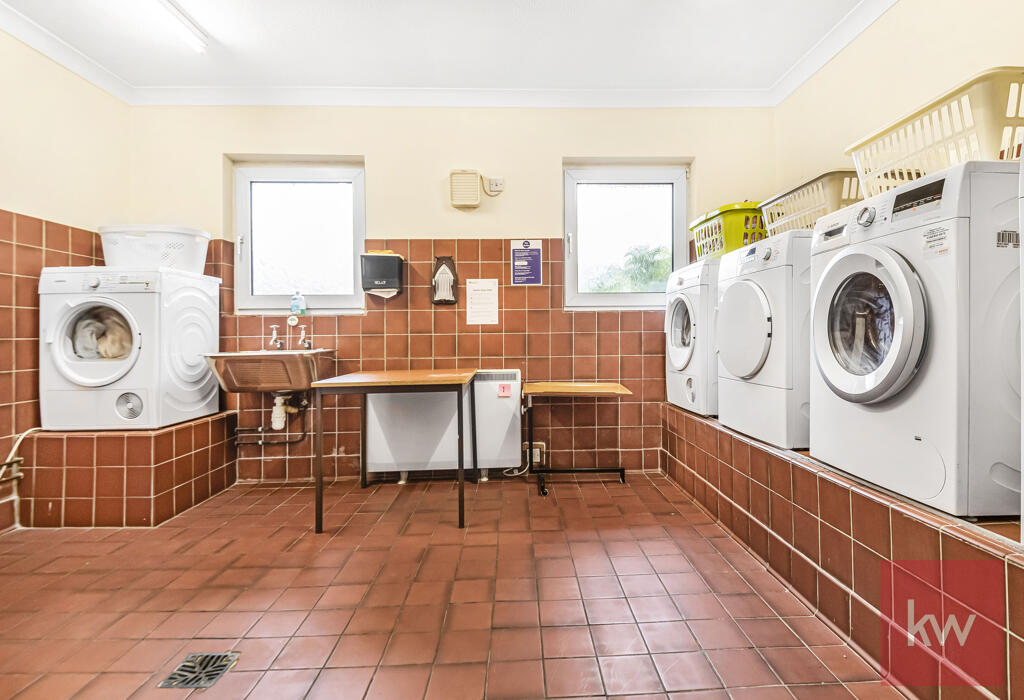 Residents&#39; Laundry Room