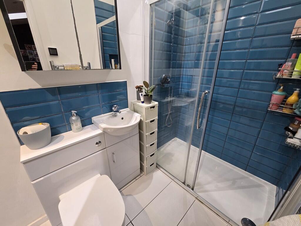 Bathroom 2 (1)